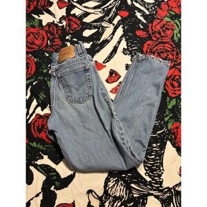 Vintage Levis 550 Relaxed Fit Tapered Leg High Rise Light Wash Blue Jeans 24x29